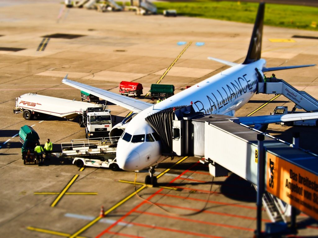 airport-1105980_1920